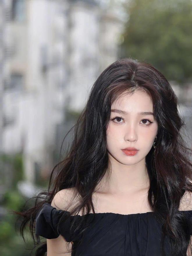 女明星最新发色引领时尚潮流